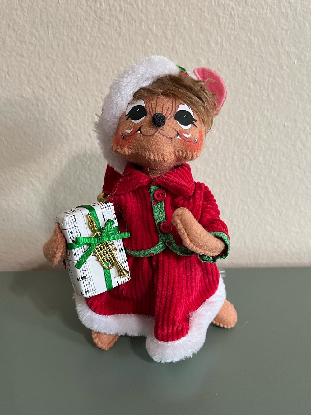 Annalee 2018 8” Brown Jingle Bell Girl Mouse